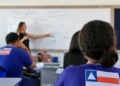 Bahia melhora nota do Ensino Médio, mas segue abaixo das médias do Nordeste e do país no Ideb 2025