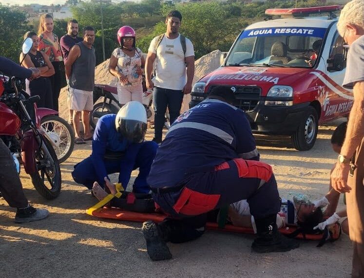 Coité: mulher é transferida após sofrer grave acidente de moto