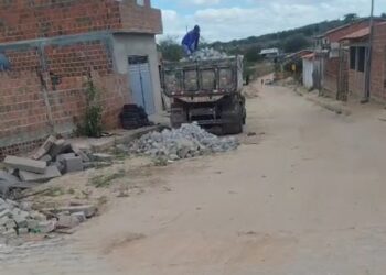 Ficou nada! Empresa recolhe pedras que seriam usadas em obra de Santaluz