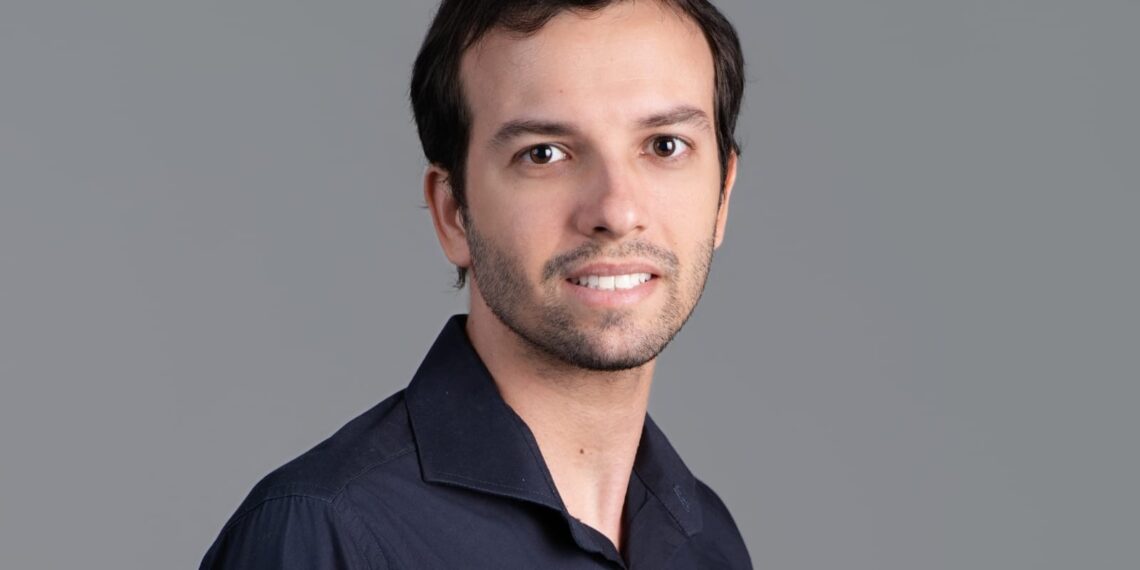 Jornalista autista Pedro Mendonça lança candidatura a deputado federal pelo PDT