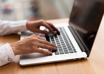 A história dos computadores pessoais e como eles mudaram a vida cotidiana