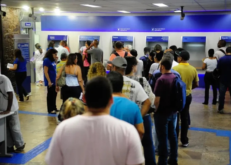 Bancários farão paralisação de 24 horas nesta quinta-feira