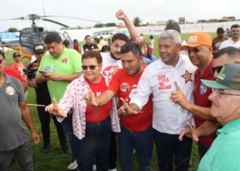 Jerônimo percorre seis cidades em agenda de campanha que durou todo o dia no Território do Sisal; veja o resumo