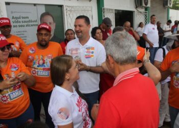 Deputado Osni Cardoso acompanha comitiva de Jerônimo e recebe manifestações de apoio nos seis municípios por onde passou