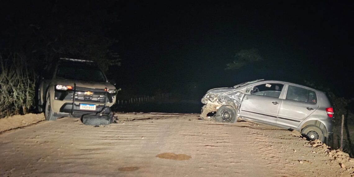 Motorista com sinais de embriaguez é conduzido à Delegacia após colisão com viatura da PM