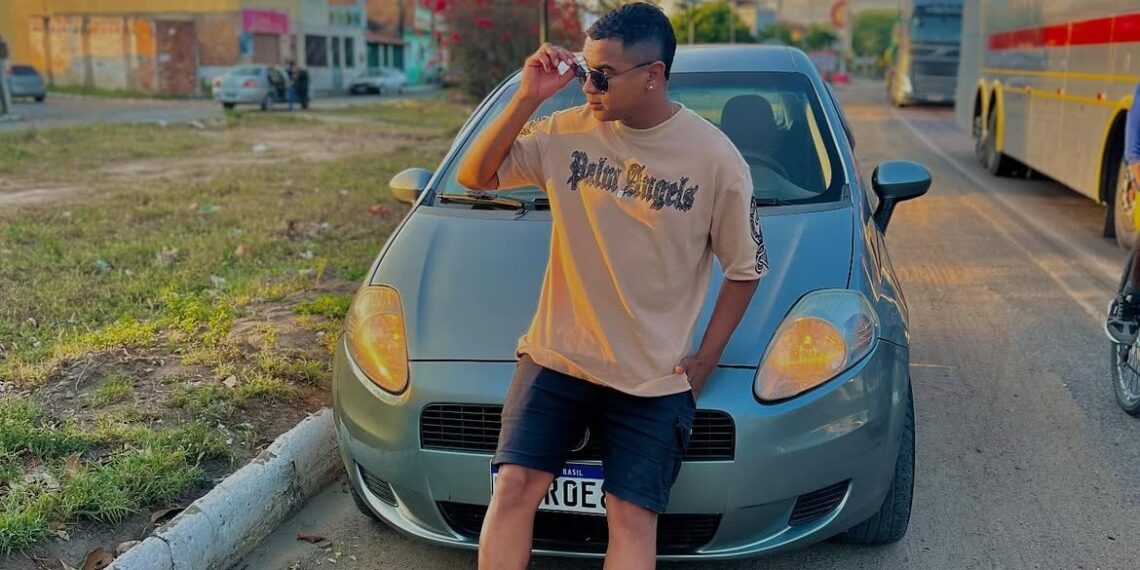 Cantor Robert Astro deixa UTI e segue recuperação na enfermaria após grave acidente em Serrinha