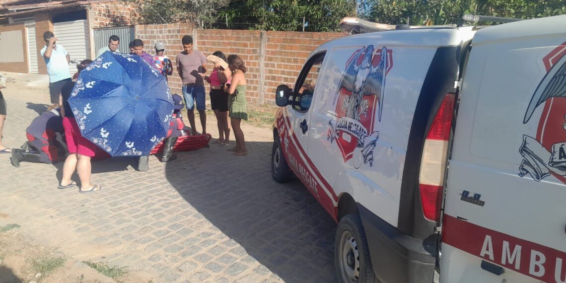 Coité – Jovem fica em estado grave após tentar apartar briga entre pai e filho em Goiabeira