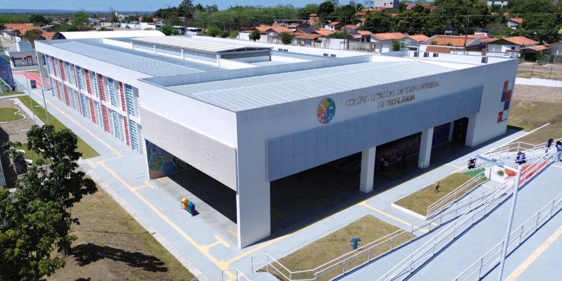 Estado entrega nova escola de tempo integral em Teofilândia