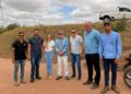Araci – Prefeita Keinha celebra ordem de serviço para início da construção de obra de drenagem na BR-116, no Lameirinho