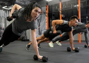 Você pode estar treinando mais um lado do corpo sem perceber; veja os sinais
