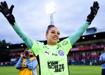 Yanne volta a brilhar, pega pênalti contra o Palmeiras e coloca Bahia em semifinal histórica do Brasileirão
