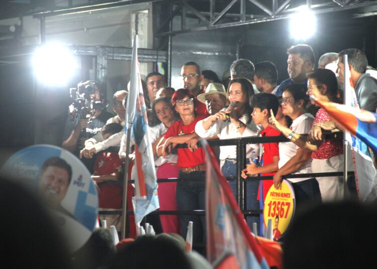 Discurso de Silvania Matos durante comício de Jerônimo em Monte Santo é visto com possivel projeto político futuro da prefeita