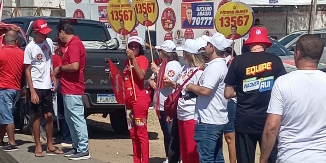 Comitiva de Fátima Nunes acompanha todo o percurso de Jerônimo e deputada se integra à agenda em Cansanção e Monte Santo