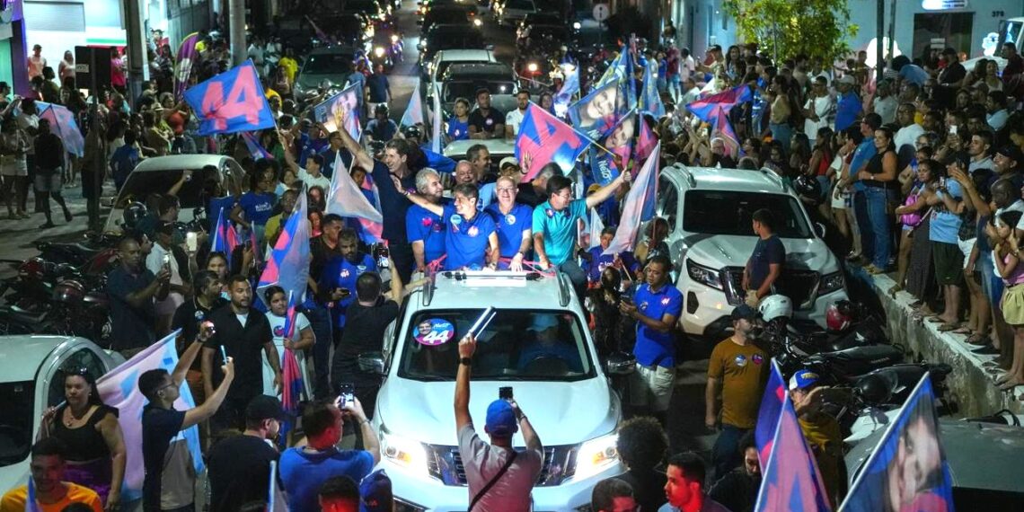 ACM Neto encerra maratona do 7 de setembro pelo interior com carreata em Riachão do Jacuípe