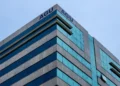 Governo identifica 97 médicos falsos de IA no Youtube e aciona Google