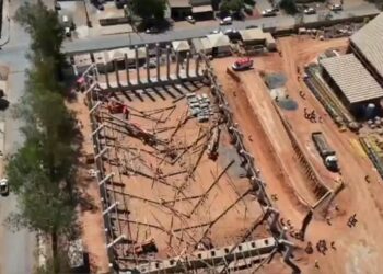 Quatro pessoas morrem e duas ficam feridas após desabamento de galpão em construção