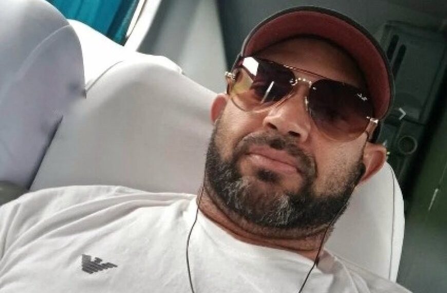 Homem é assassinado quando almoçava com os pais