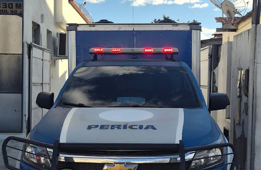 Durante ronda na BR-407, PRF encontra homem caído ao lado de moto e descobre que ele havia sido baleado