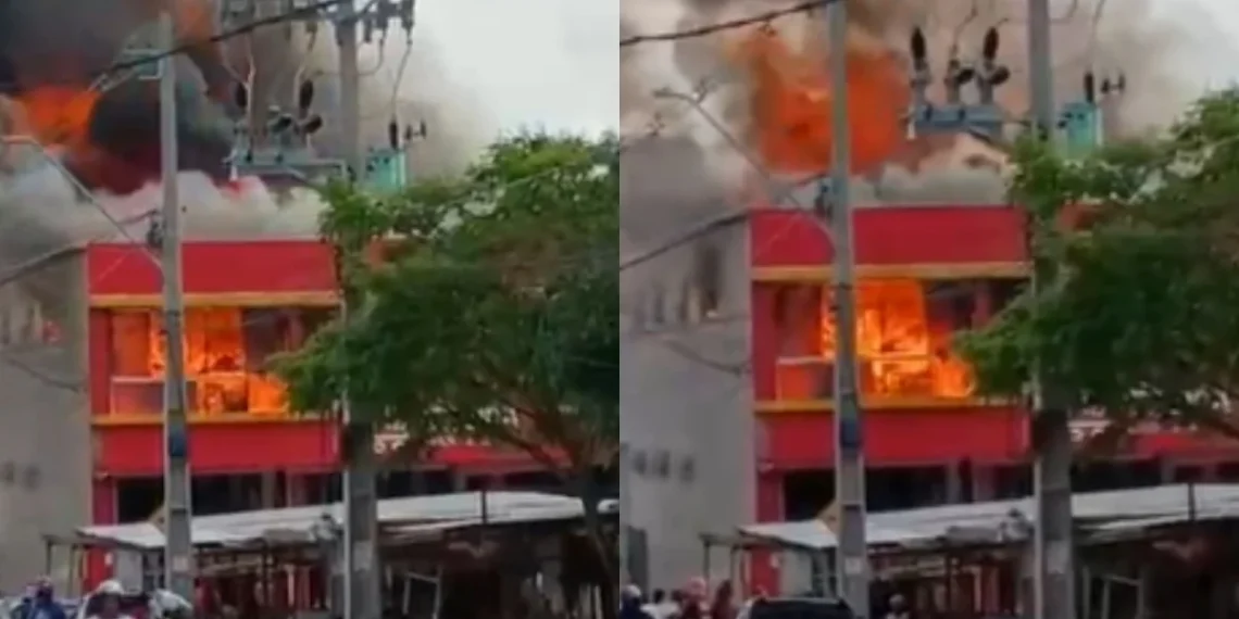 Incêndio de grandes proporções destrói depósito de supermercado