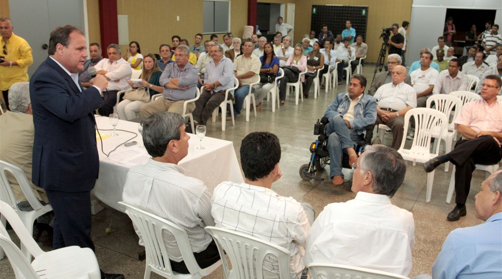 Geddel Vieira Lima, prometeu tirar do papel o aeroporto e o centro de convenções de Feira