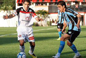 Vitória leva 3 do Grêmio bastante desfalcado em pleno Barradão