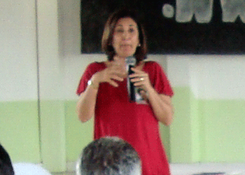 Esposa de Walter Pinheiro participa de encontro em Quixabeira