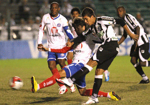 Bahia perde para o Figueirense mas continua em quarto lugar