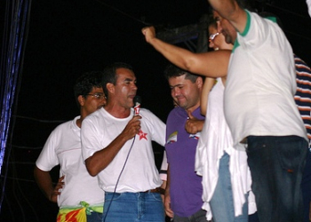 Comemoração da vitória de Dilma sinaliza acordo Assis e Alex para 2012