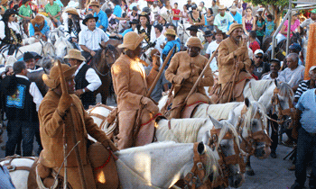 Festa de Vaqueiros de Vila Aparecida acontece sem apoio do poder público