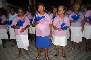 Ichu realizou a Luz Azul no Dia Mundial do Diabetes