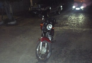 Depois de uma troca de tiros, PM recupera moto em Valente
