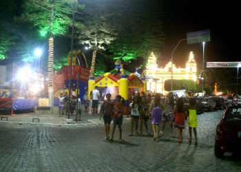 Coité – Enquete mostra que grande maioria aprova projeto do vereador Ernandes que visa proibir festa profana na Praça da Matriz