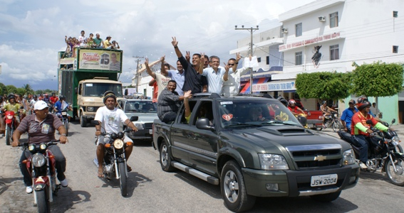 Cansanção vive mais um dia de festa com a diplomação de Ranulfo