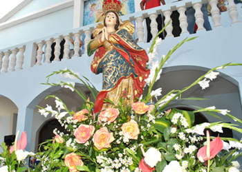 Movidos pela fé, devotos de Nossa Senhora da Conceição lotaram as ruas de Araci