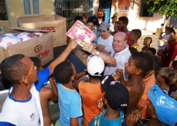 Irmãos Resedá fazem a festa da criançada em povoados de Coité