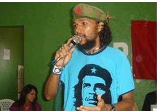 Canudos: “Che do Sertão” acusa prefeito de perseguição por cortar seu salário