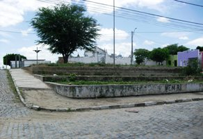 Riachão do Jacuípe: Praça do Cemitério que será memorial está com obras paradas
