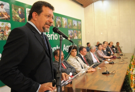 Durante posse,Florence defende Integração de políticas do setor agrário