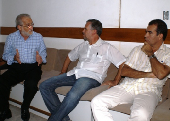 Emiliano José volta a Coité e reafirma compromisso com Hospital Regional