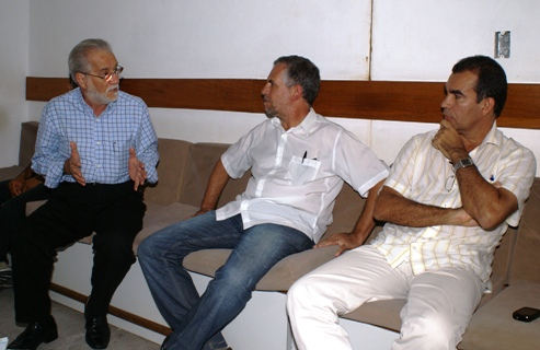 Emiliano José volta a Coité e reafirma compromisso com Hospital Regional