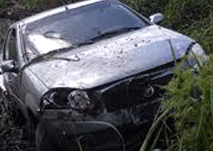 BA 120: motorista sofre acidente e fica impedido de sair do carro por causa de abelhas