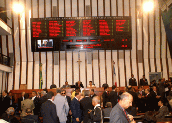 Veja outros destaques e fotos do ato de posse dos deputados estaduais baianos