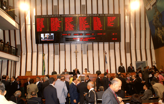 Veja outros destaques e fotos do ato de posse dos deputados estaduais baianos