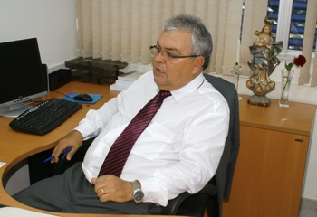 Deputados entregam diplomas em sessão preparatória para posses