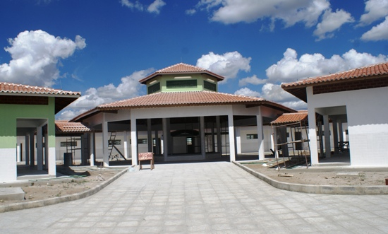 Barrocas:comunidade rural recebe unidade escolar, calçamento, praça e abastecimento d’água