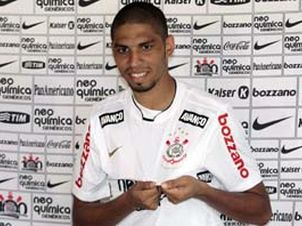 Paulistão: Wallace pode assegurar vaga de titular neste domingo