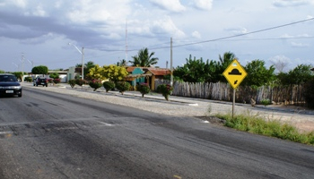 Povoado “avança” depois que quebra-molas foram implantados