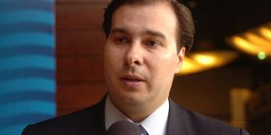 Rodrigo Maia destaca liderança de ACM Neto