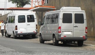 Blitze contra transporte clandestino autuam 17 veículos