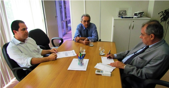 Tom solicita e AGERBA suspende fiscalização dos táxis